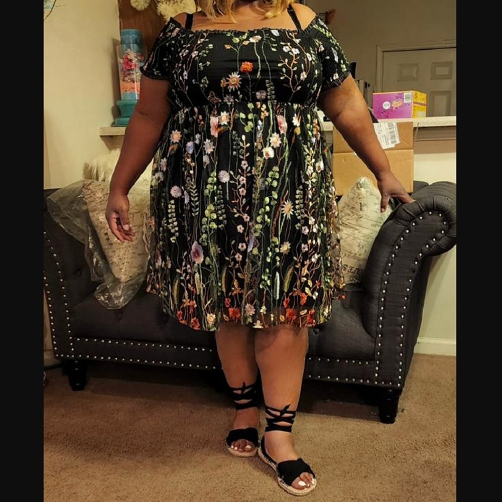 NWT Torrid Sheer Black Lace Smocked Off Shoulder Floral Embroidered Dress, sz 4 - Picture 8 of 12